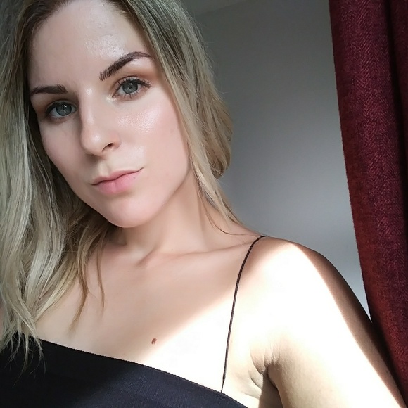 Meet your Posher, Sabrina - Picture 1 of 1